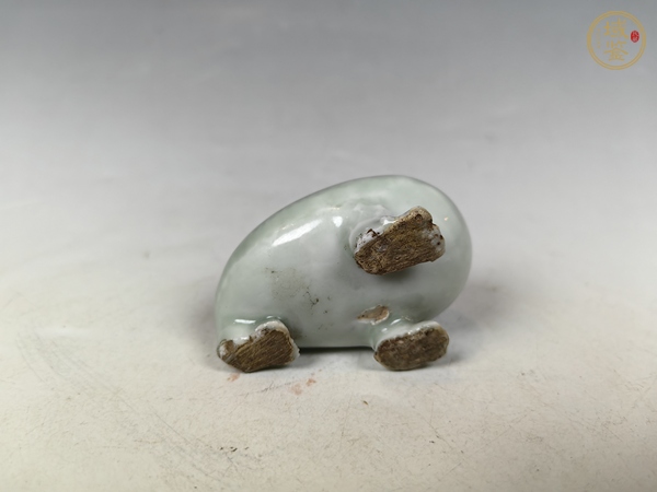古玩陶瓷清中粉青釉金蟾雕瓷文房水盂真品鑒賞圖
