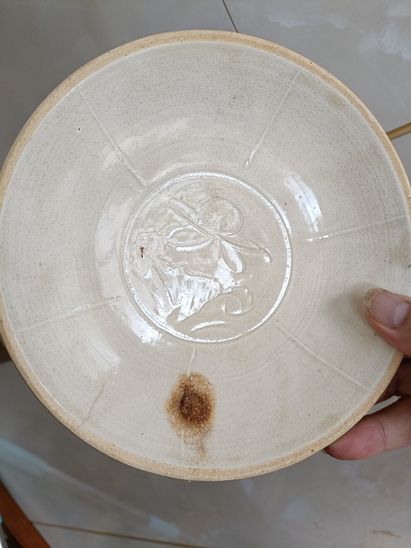 古玩陶瓷館藏級精品南宋定窯六出筋刻萱草紋賞盤拍賣，當前價格2980元