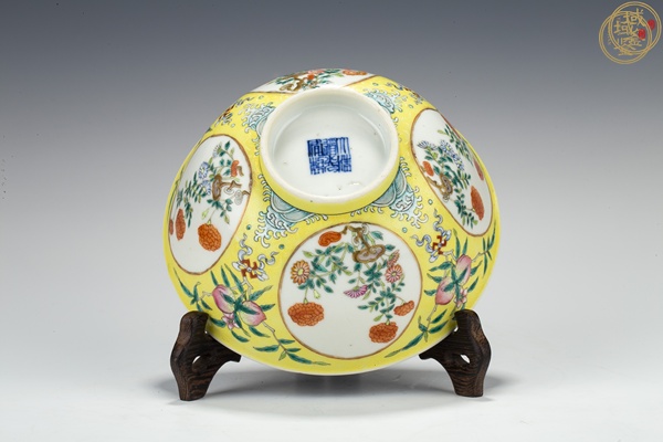古玩陶瓷青花粉彩碗真品鑒賞圖