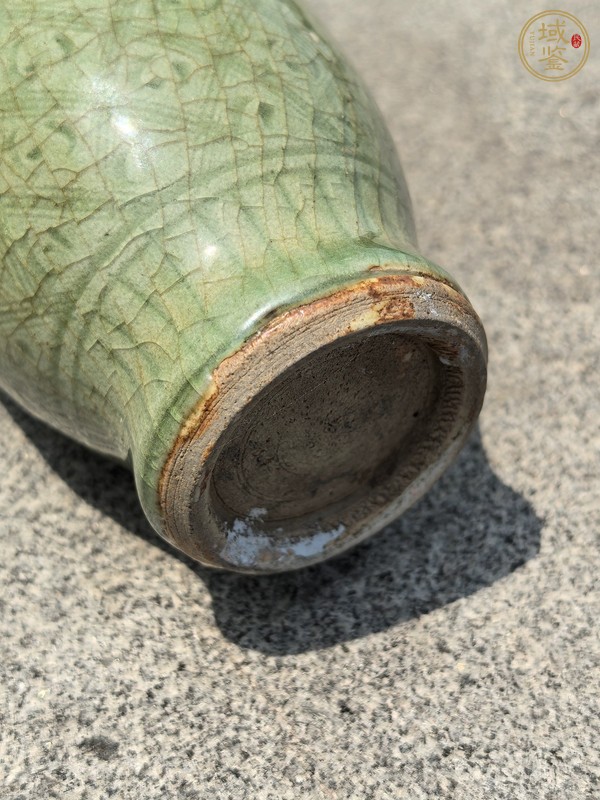 古玩陶瓷龍泉青瓷刻花梅瓶真品鑒賞圖