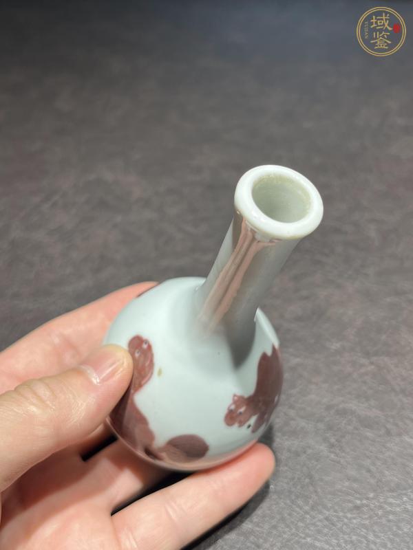 古玩陶瓷瑞獸紋錐把瓶真品鑒賞圖