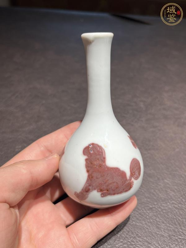 古玩陶瓷瑞獸紋錐把瓶真品鑒賞圖