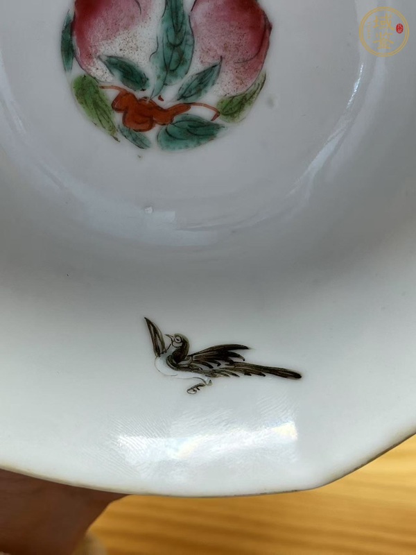 古玩陶瓷粉彩花卉碗真品鑒賞圖