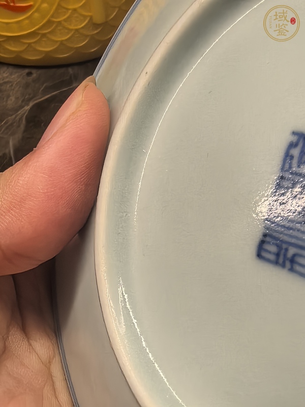 古玩陶瓷青花纏枝蓮紋盤（復窯）真品鑒賞圖