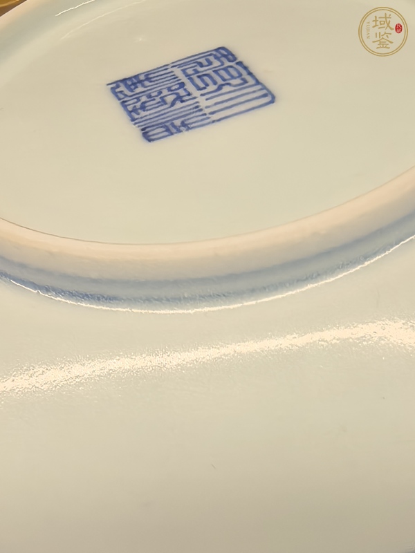 古玩陶瓷青花纏枝蓮紋盤（復窯）真品鑒賞圖