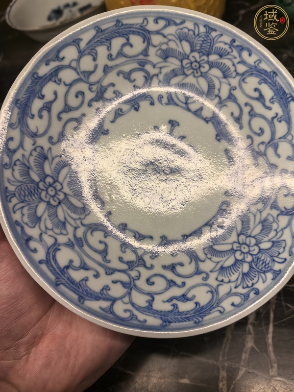 古玩陶瓷青花纏枝蓮紋盤（復窯）真品鑒賞圖