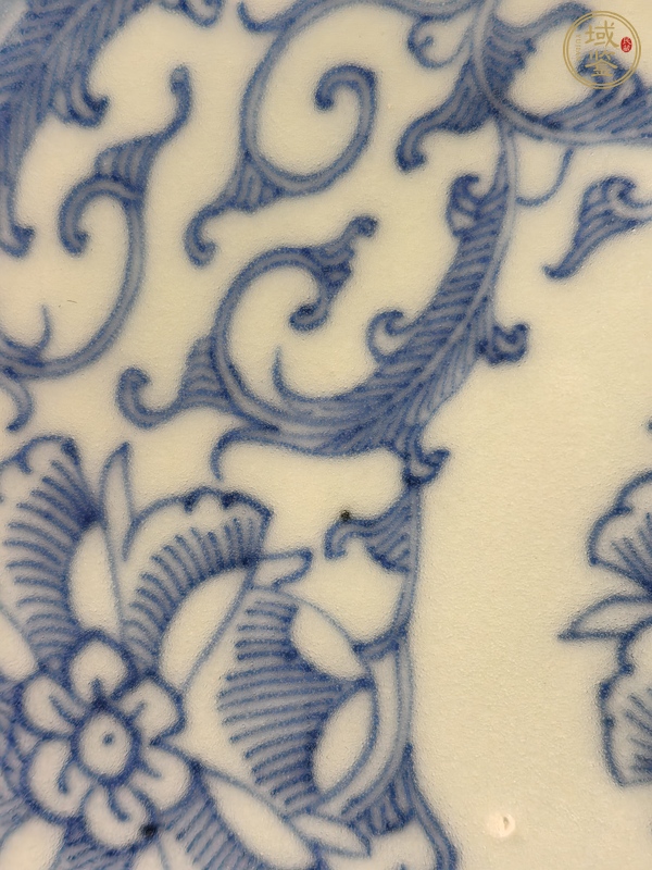 古玩陶瓷青花纏枝蓮紋盤（復窯）真品鑒賞圖