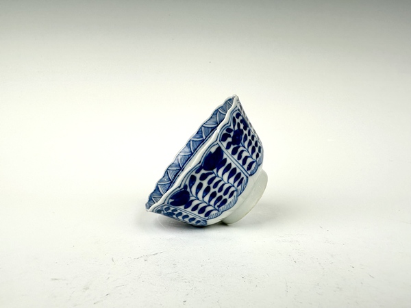 古玩陶瓷清光緒·青花花卉杯子拍賣，當(dāng)前價(jià)格0元
