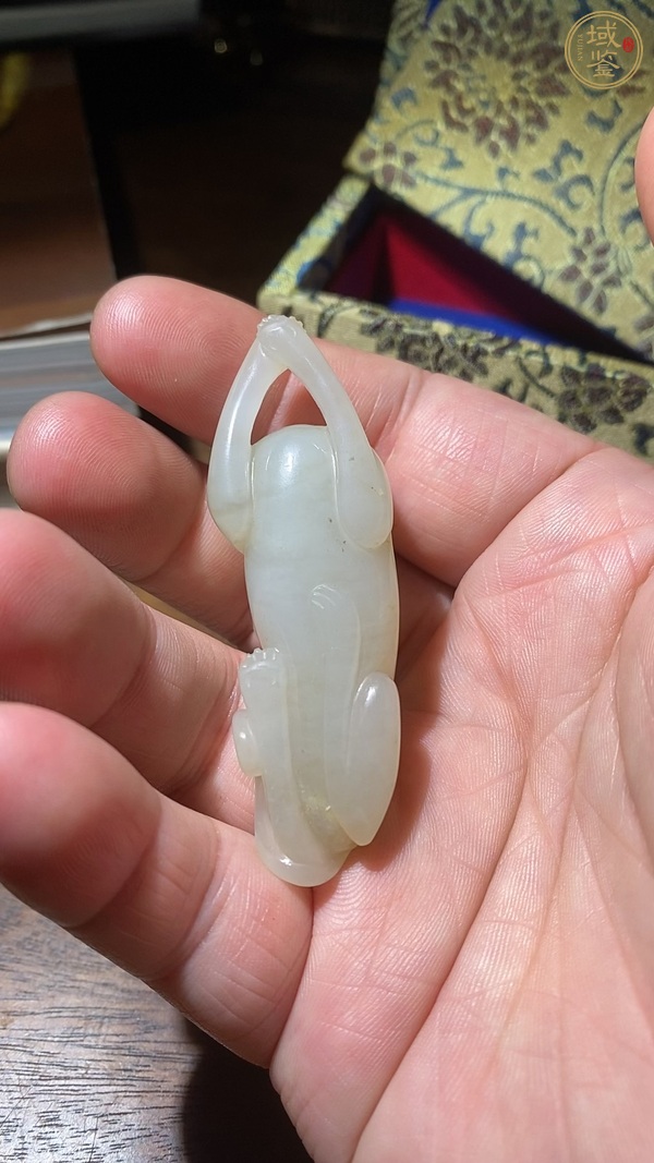 古玩玉器和田玉雕“臥犬”擺件真品鑒賞圖