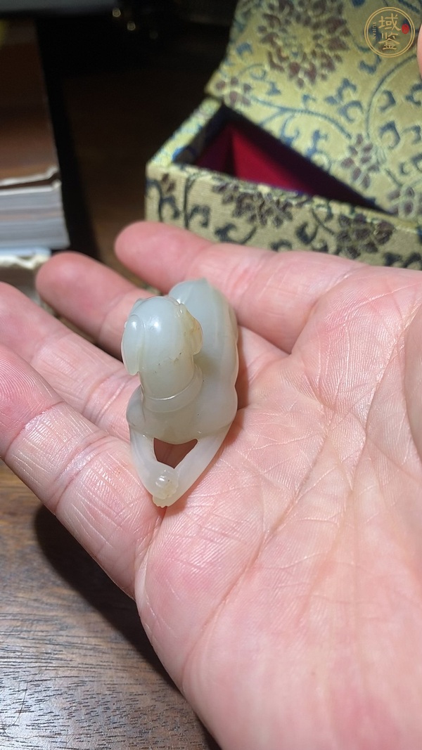 古玩玉器和田玉雕“臥犬”擺件真品鑒賞圖