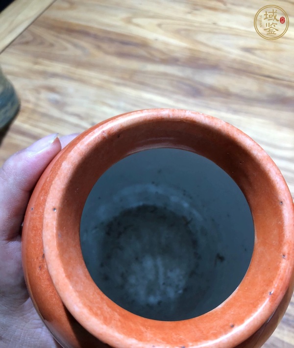 古玩陶瓷珊瑚紅開光吉語紋罐真品鑒賞圖
