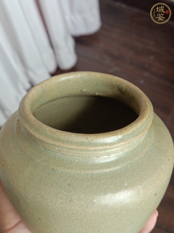 古玩陶瓷龍泉青瓷罐真品鑒賞圖