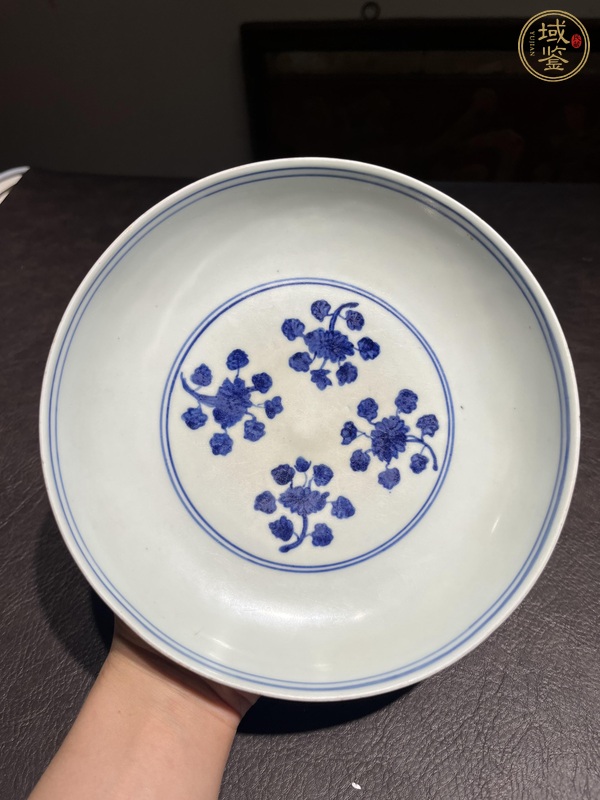 古玩陶瓷青花花卉紋盤真品鑒賞圖