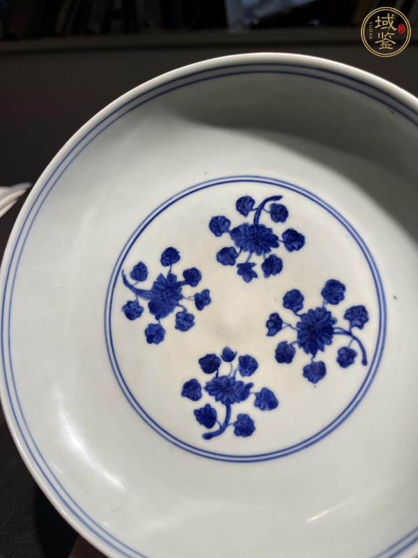 古玩陶瓷青花花卉紋盤真品鑒賞圖