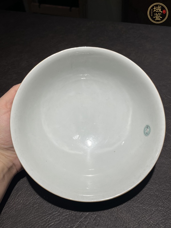 古玩陶瓷醬釉描金開窗粉彩人物碗真品鑒賞圖