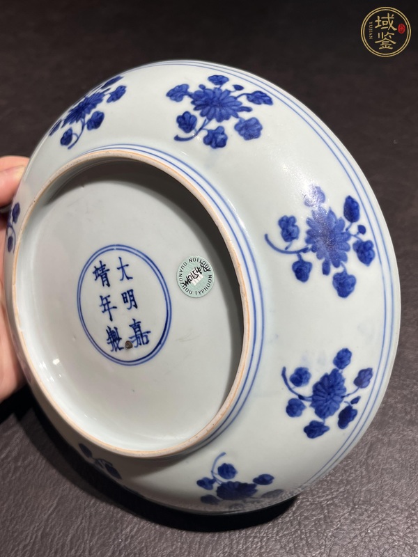 古玩陶瓷青花花卉紋盤真品鑒賞圖