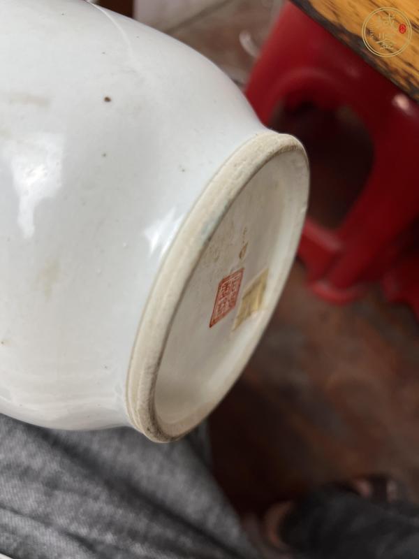 古玩陶瓷粉彩人物故事紋撇口瓶真品鑒賞圖
