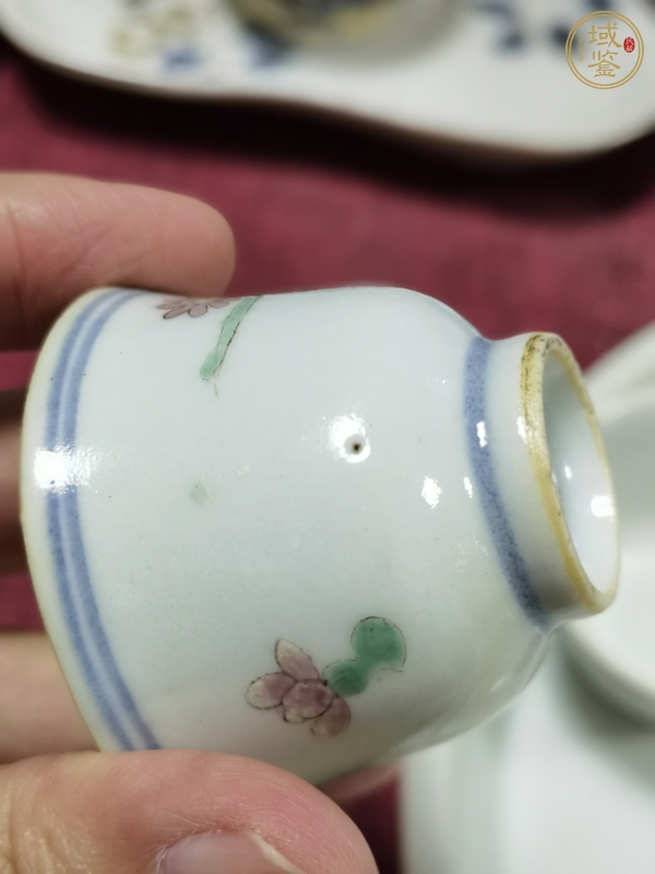 古玩陶瓷花卉紋粉彩杯真品鑒賞圖