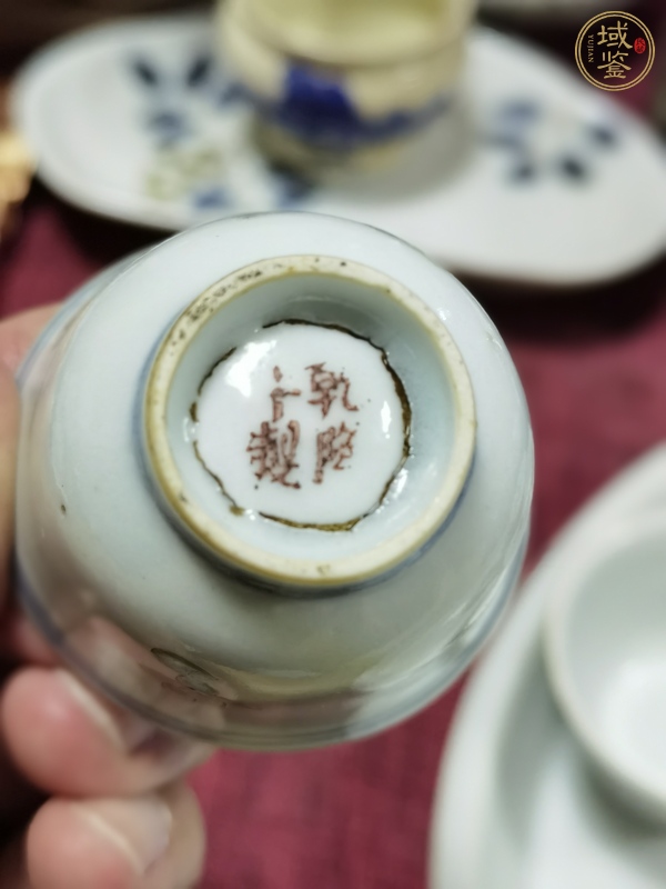 古玩陶瓷花卉紋粉彩杯真品鑒賞圖