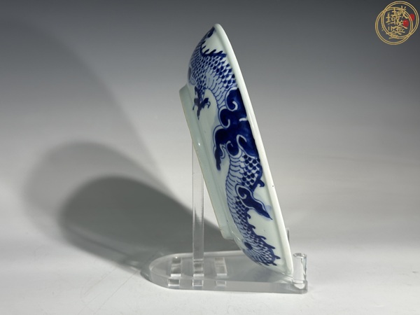 古玩陶瓷青花過墻龍紋盤真品鑒賞圖