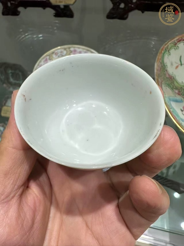 古玩陶瓷廣彩人物杯真品鑒賞圖