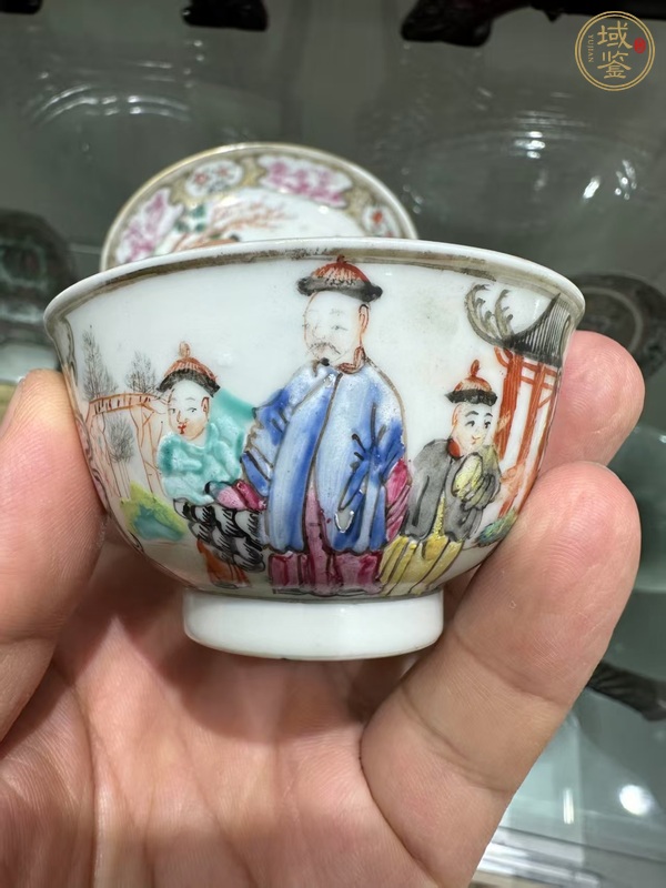 古玩陶瓷廣彩人物杯真品鑒賞圖