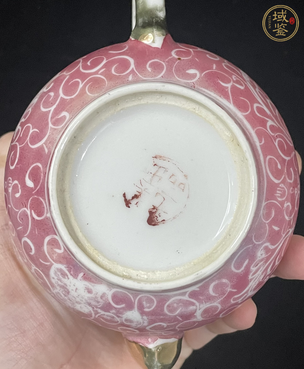 古玩陶瓷胭脂紅留白花卉紋壺真品鑒賞圖