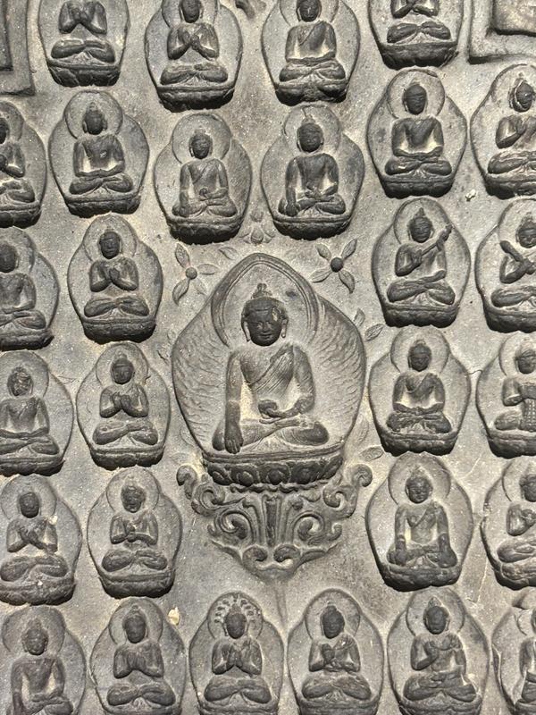 古玩雜項(xiàng)【超大尺寸】清中期.釋迦牟尼佛皈依境擦擦拍賣，當(dāng)前價(jià)格750元