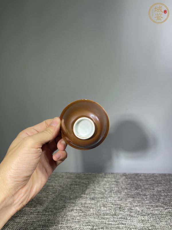 古玩陶瓷內(nèi)青花金玉滿堂外紫金釉仰鐘杯真品鑒賞圖