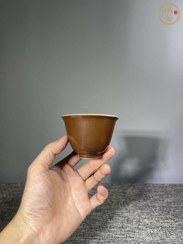 古玩陶瓷內(nèi)青花金玉滿堂外紫金釉仰鐘杯真品鑒賞圖