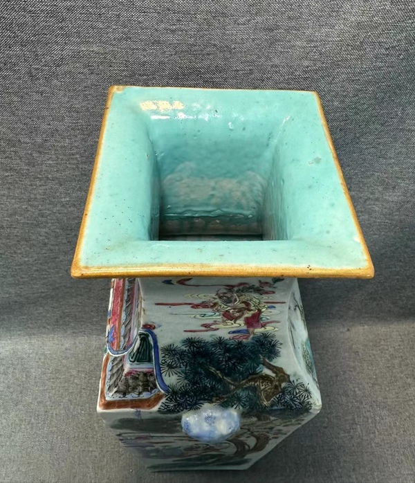 古玩陶瓷道咸粉彩人物故事紋四方瓶拍賣，當(dāng)前價(jià)格58888元