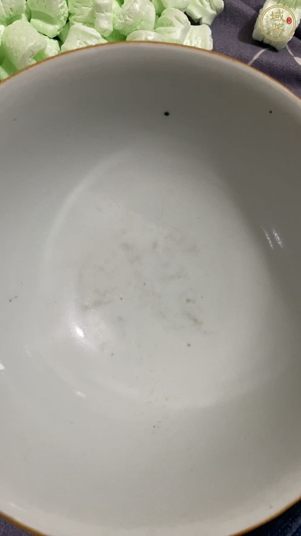 古玩陶瓷黃釉地紅綠彩皮球花碗真品鑒賞圖