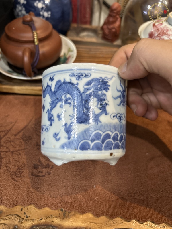 古玩龍紋三足筒式香爐真品鑒賞圖
