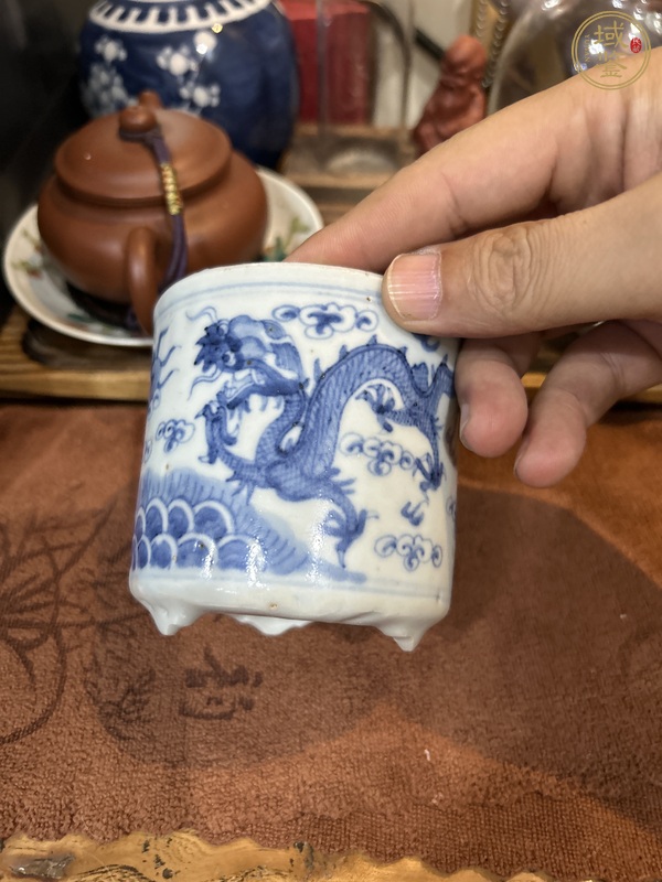 古玩陶瓷龍紋三足筒式香爐真品鑒賞圖