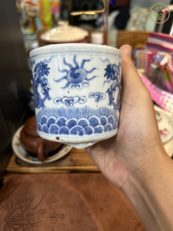 古玩陶瓷龍紋三足筒式香爐真品鑒賞圖