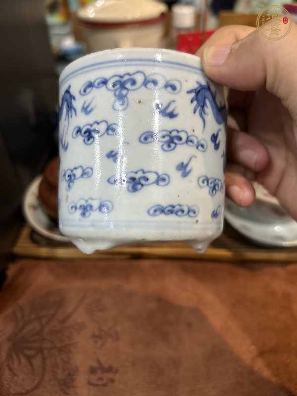 古玩陶瓷龍紋三足筒式香爐真品鑒賞圖
