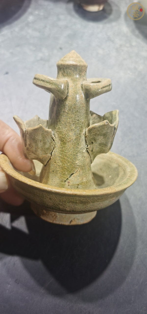古玩陶瓷越窯蘭花蠟燈真品鑒賞圖