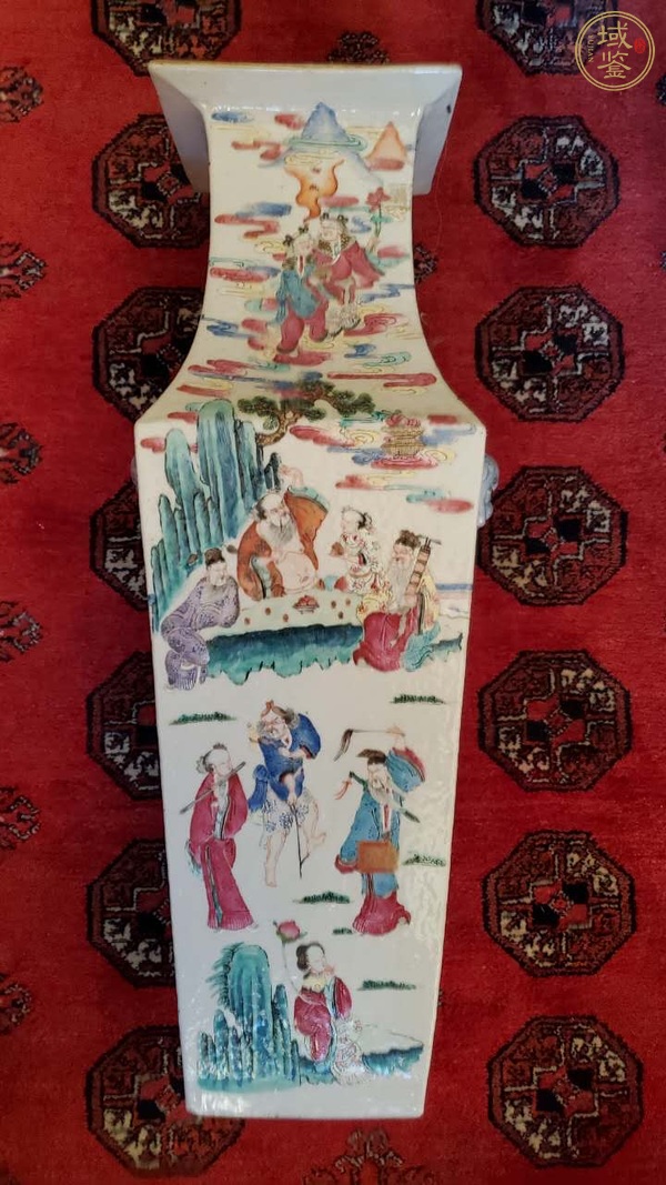 古玩陶瓷粉彩群仙圖四方瓶真品鑒賞圖