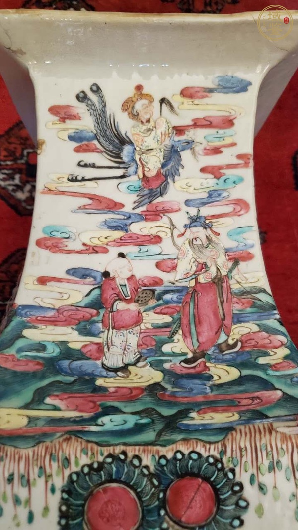 古玩陶瓷粉彩群仙圖四方瓶真品鑒賞圖