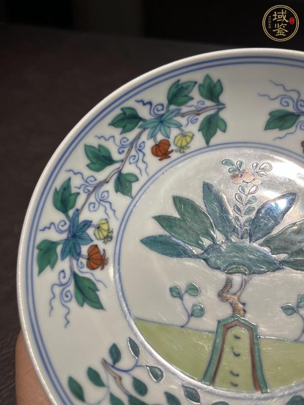 古玩陶瓷青花斗彩花卉紋臥盤真品鑒賞圖