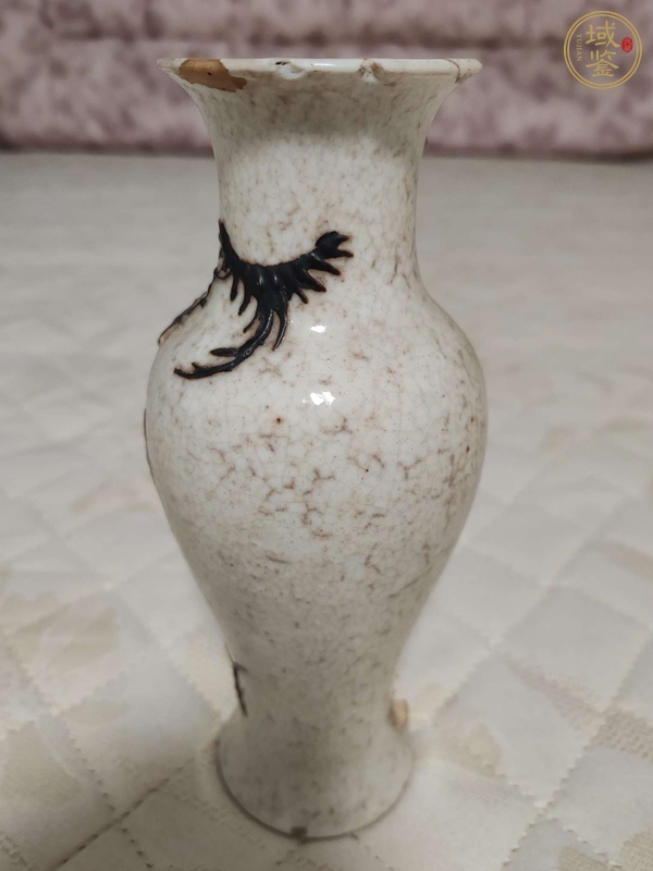 古玩陶瓷哥釉鐵骨泥貼塑花卉紋觀音瓶真品鑒賞圖