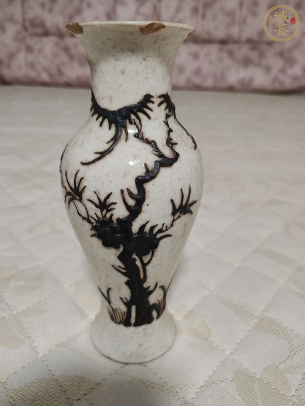 古玩陶瓷哥釉鐵骨泥貼塑花卉紋觀音瓶真品鑒賞圖