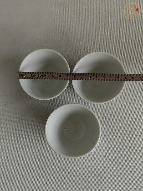 古玩陶瓷釉下彩魚藻紋杯真品鑒賞圖