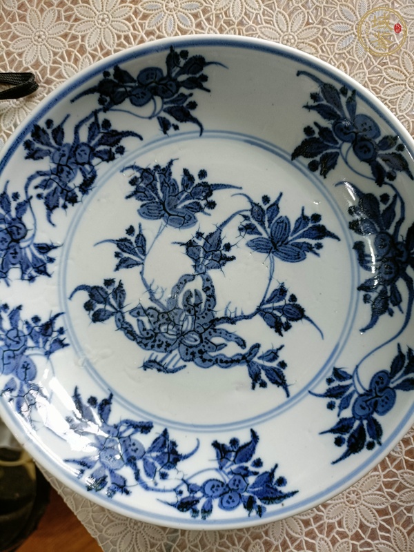 古玩陶瓷福壽三多紋青花盤真品鑒賞圖