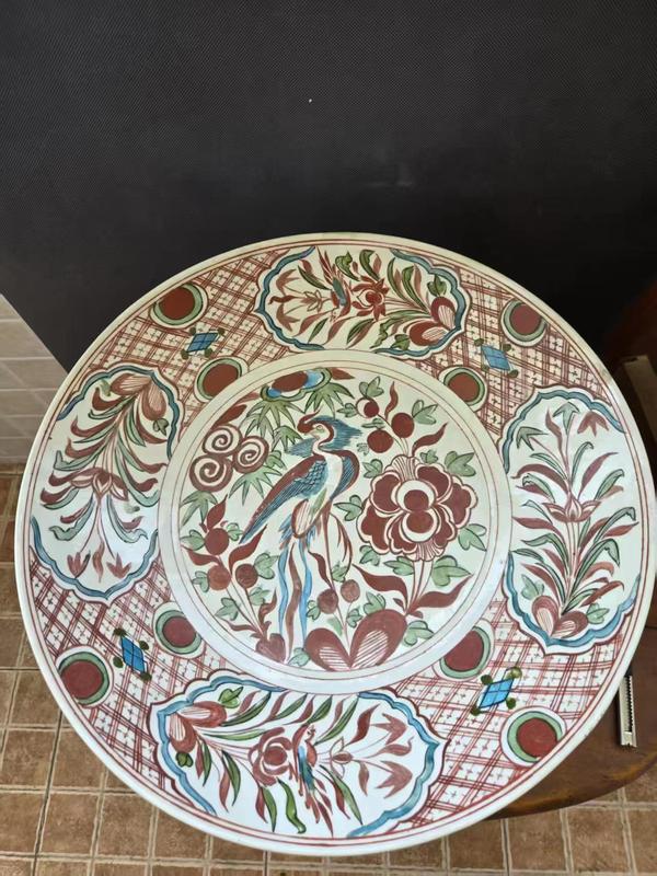 古玩轉(zhuǎn)賣(mài)眀代晚期特大紅綠彩鳳凰花卉紋盤(pán)拍賣(mài)，當(dāng)前價(jià)格3600元