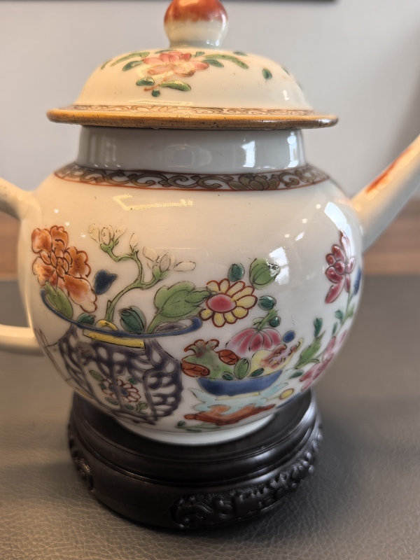 古玩陶瓷雍正粉彩清供紋壺拍賣，當(dāng)前價(jià)格4980元
