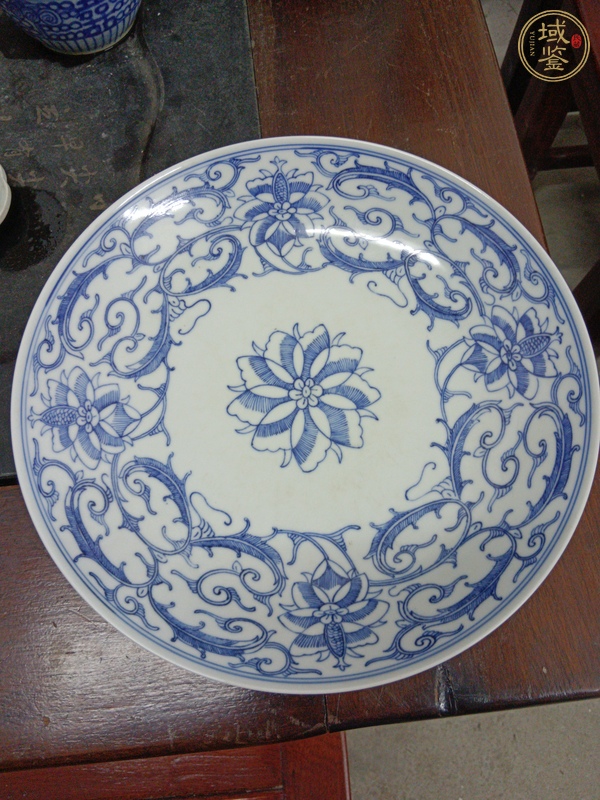 古玩陶瓷青花淡描花卉紋盤真品鑒賞圖