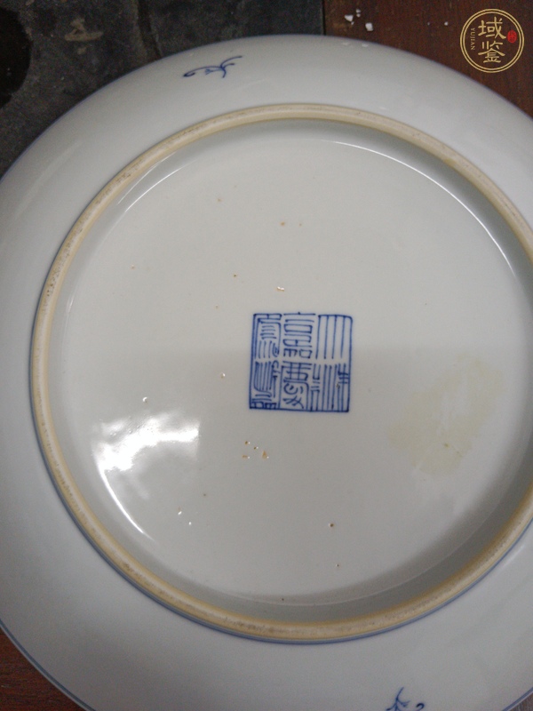 古玩陶瓷青花淡描花卉紋盤真品鑒賞圖