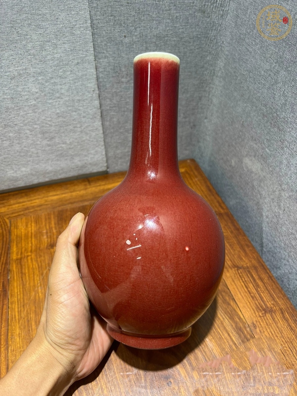古玩陶瓷郎紅釉天球瓶真品鑒賞圖