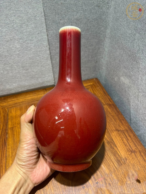 古玩陶瓷郎紅釉天球瓶真品鑒賞圖